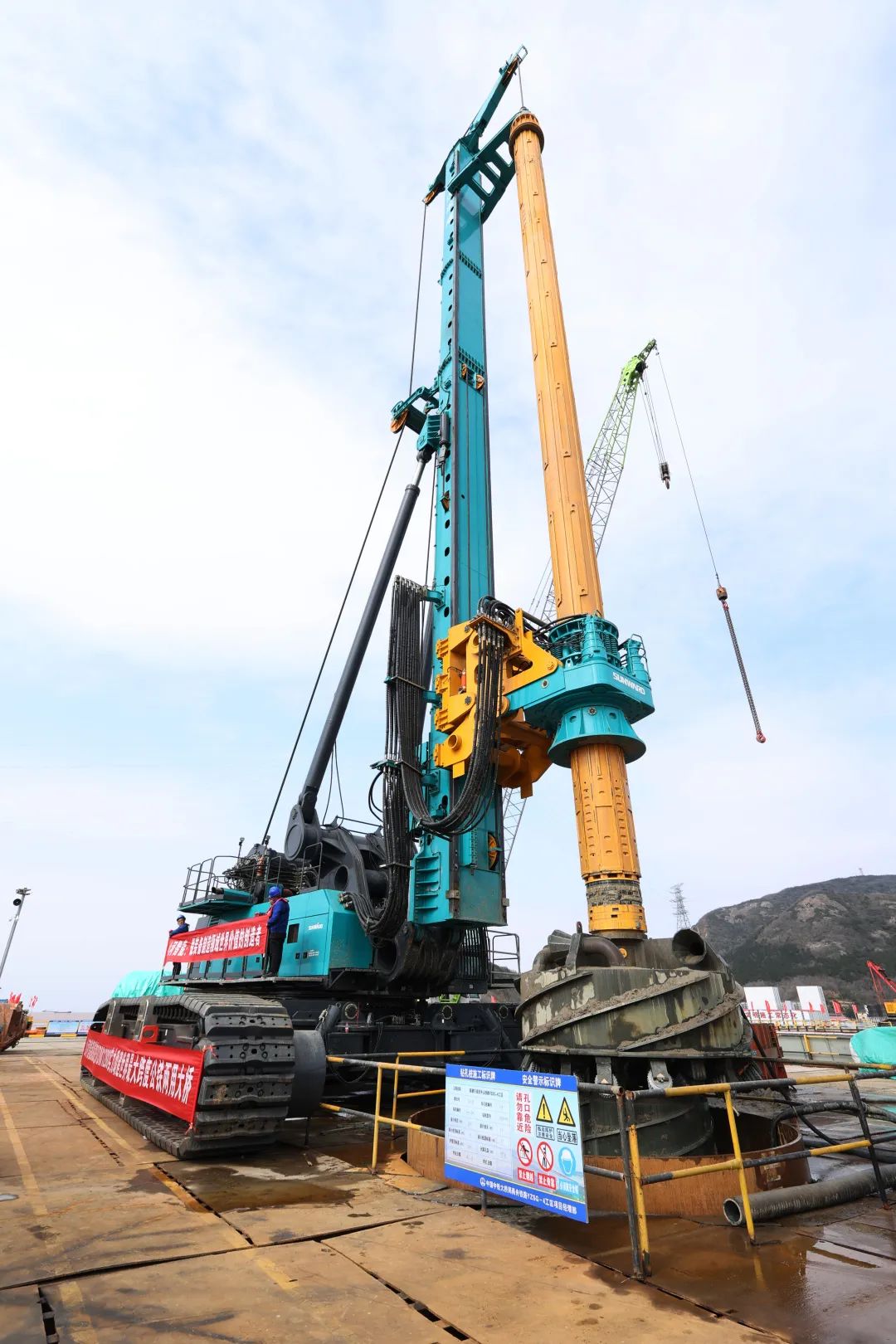 超等装备助建超等工程！！！3044am永利集团智能超等旋挖钻机SWDM1280推介会乐成举行