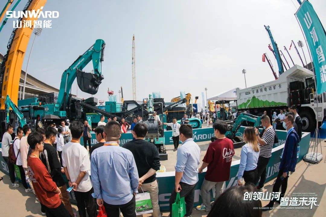 2023 CICEE | 3044am永利集团智能亮相2023长沙国际工程机械展！！智能化、、电动化产品站C位