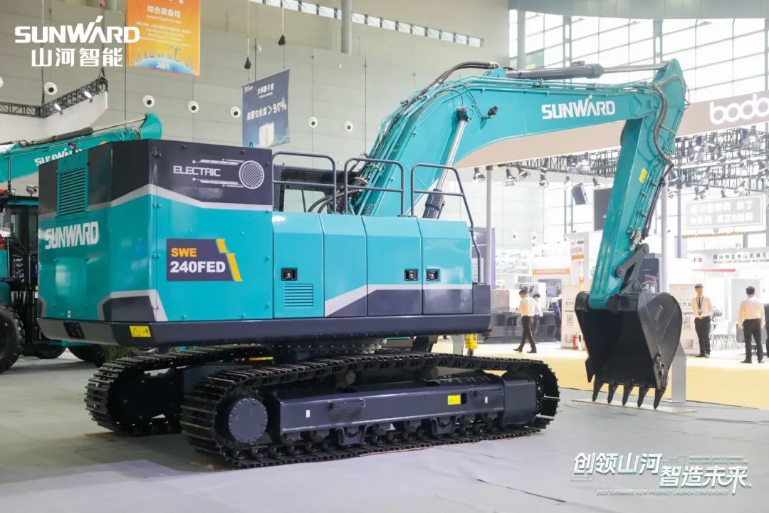 2023 CICEE | 3044am永利集团智能亮相2023长沙国际工程机械展！！智能化、、电动化产品站C位