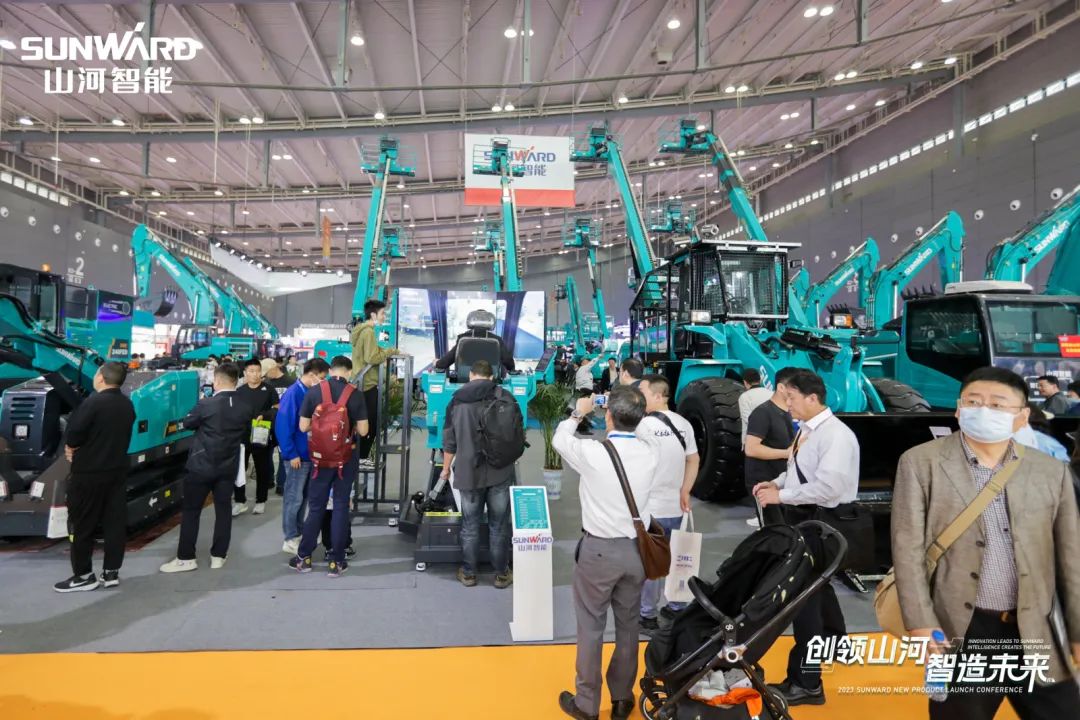2023 CICEE | 3044am永利集团智能亮相2023长沙国际工程机械展！！智能化、、电动化产品站C位