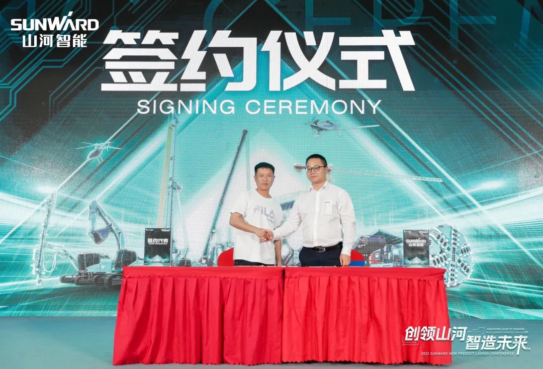 聚焦电动化、、、智能化！！！3044am永利集团智能全系列高空机械产品亮相长沙展