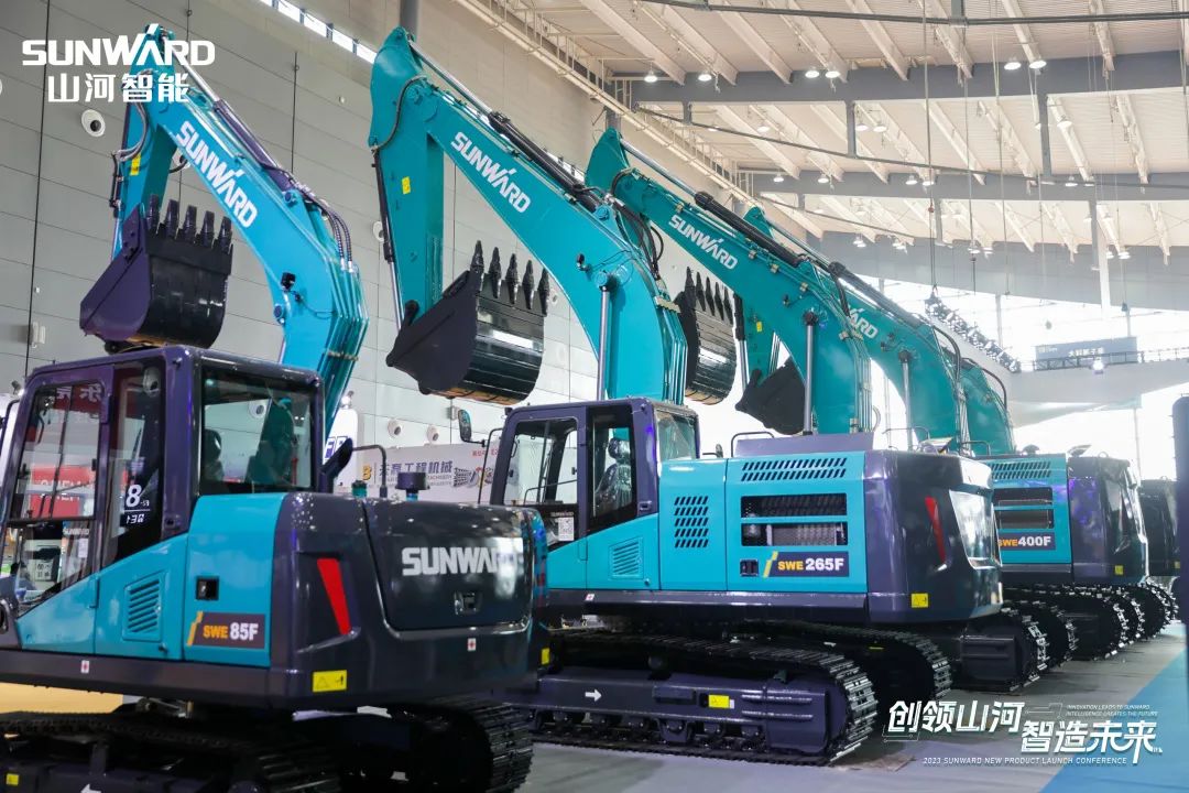 精品出击、、、互动一直！！！3044am永利集团智能F系列挖掘机闪灼长沙展