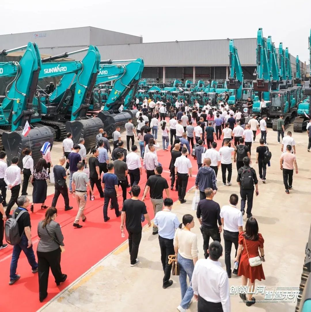 精品出击、、、互动一直！！！3044am永利集团智能F系列挖掘机闪灼长沙展