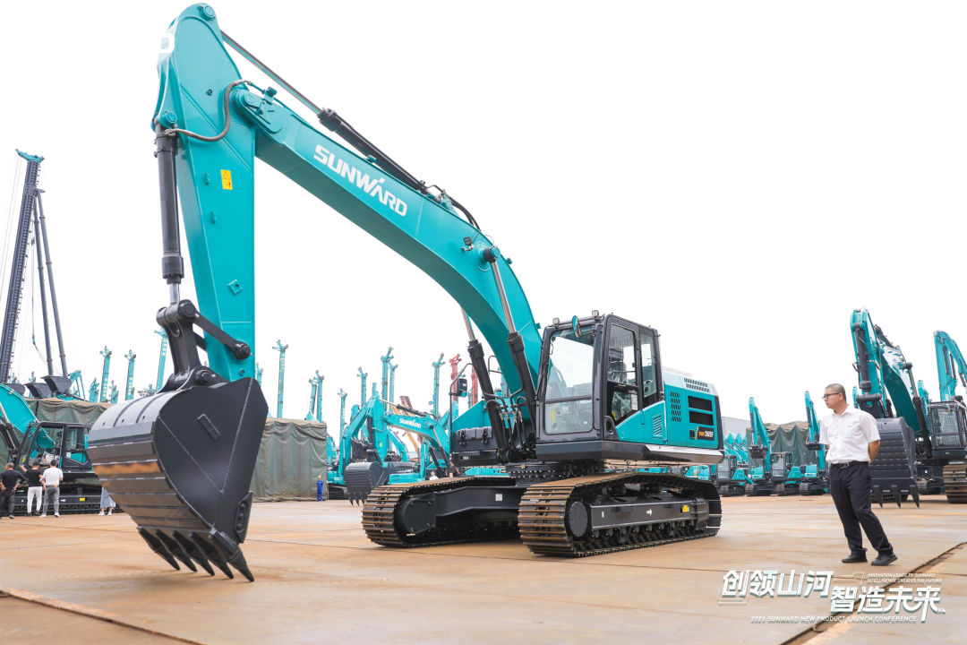 精品出击、、、互动一直！！！3044am永利集团智能F系列挖掘机闪灼长沙展