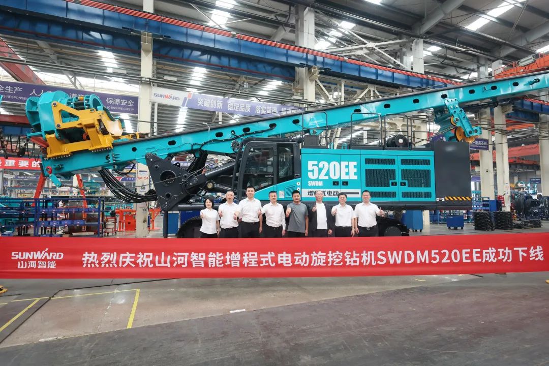 助力“双碳”、、绿动未来！！3044am永利集团智能增程式电动旋挖钻机、、液压混淆动力旋挖钻机齐交付