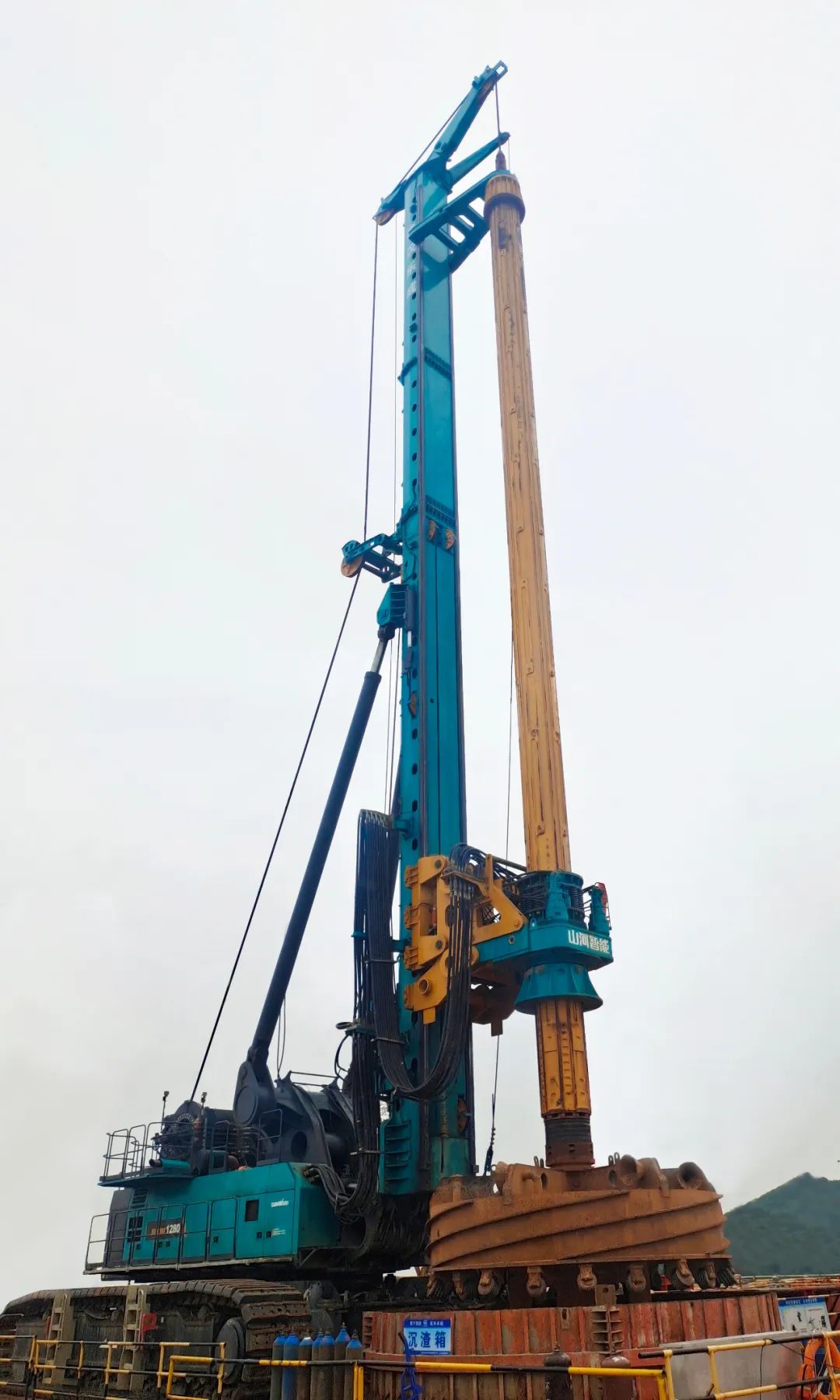 新战绩+1！3044am永利集团智能超等旋挖钻机创6.3米直径钻孔新纪录