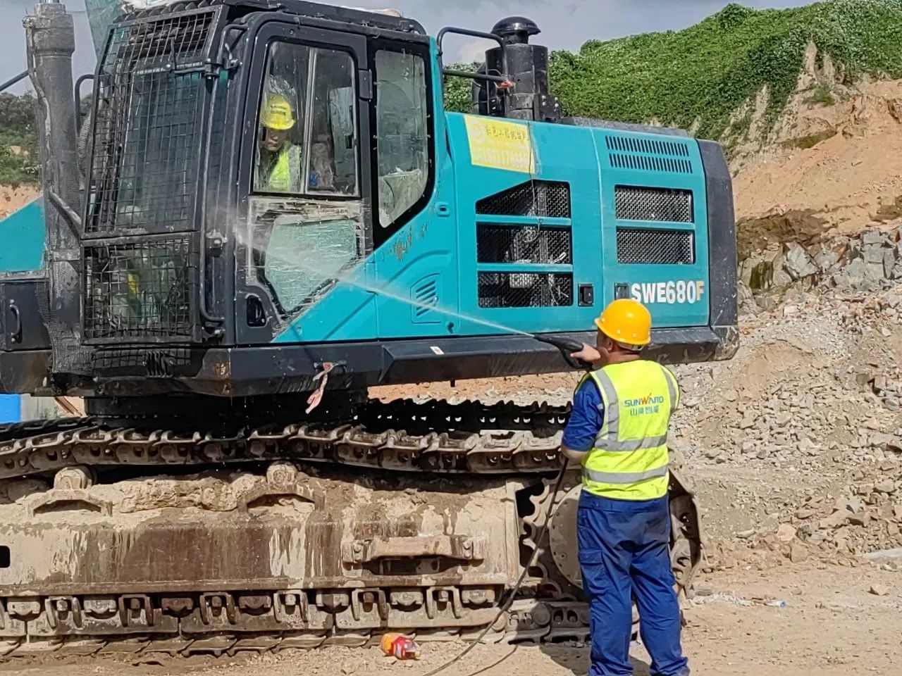 步履一直，，，服务不止！！！3044am永利集团智能挖掘机服务万里行火热举行中