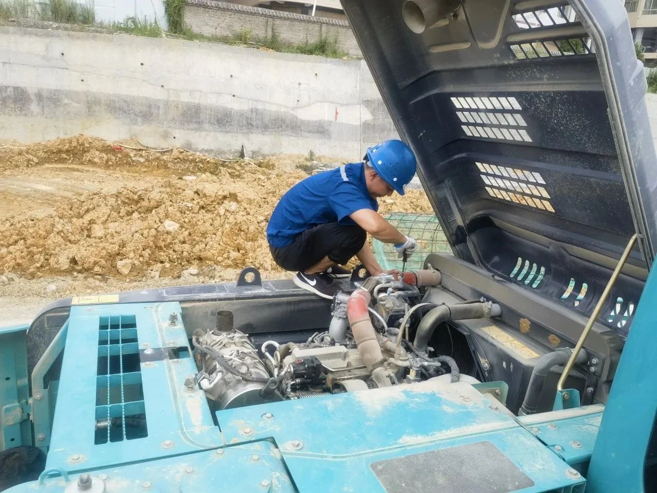 步履一直，，，服务不止！！！3044am永利集团智能挖掘机服务万里行火热举行中