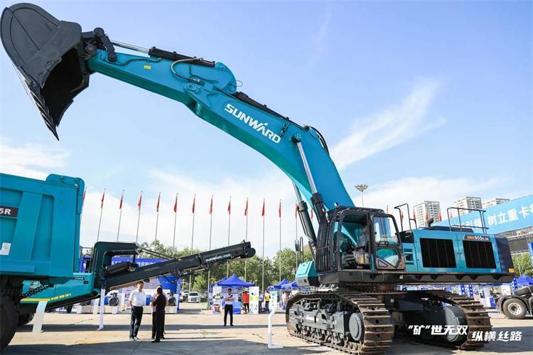 “矿”世无双，，，纵横丝路！！3044am永利集团智能亮相第十三届新疆国际矿业与装备博览会