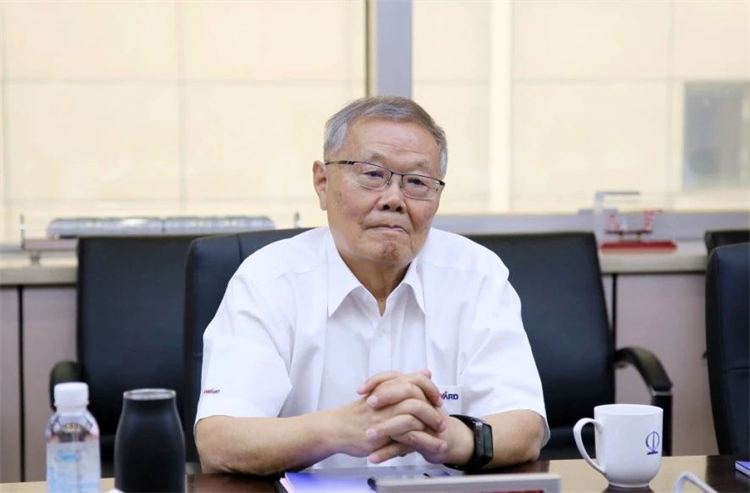 深化相助、、、共创绚烂！！！何清华带队造访中土集团