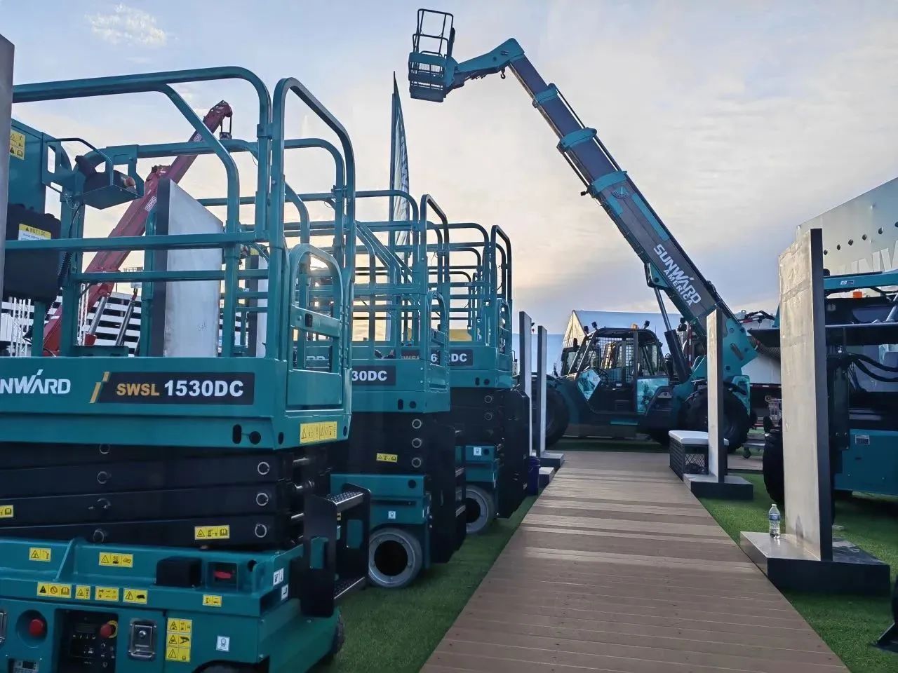 外洋销售同比增添超200%！！！3044am永利集团智能高空机械阔步“出！！！