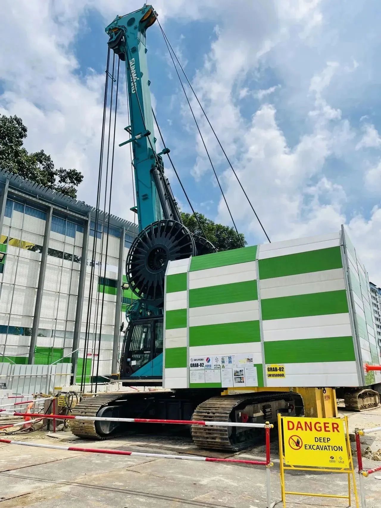 助力海内国际重大工程！3044am永利集团智能液压抓斗实力“出圈”