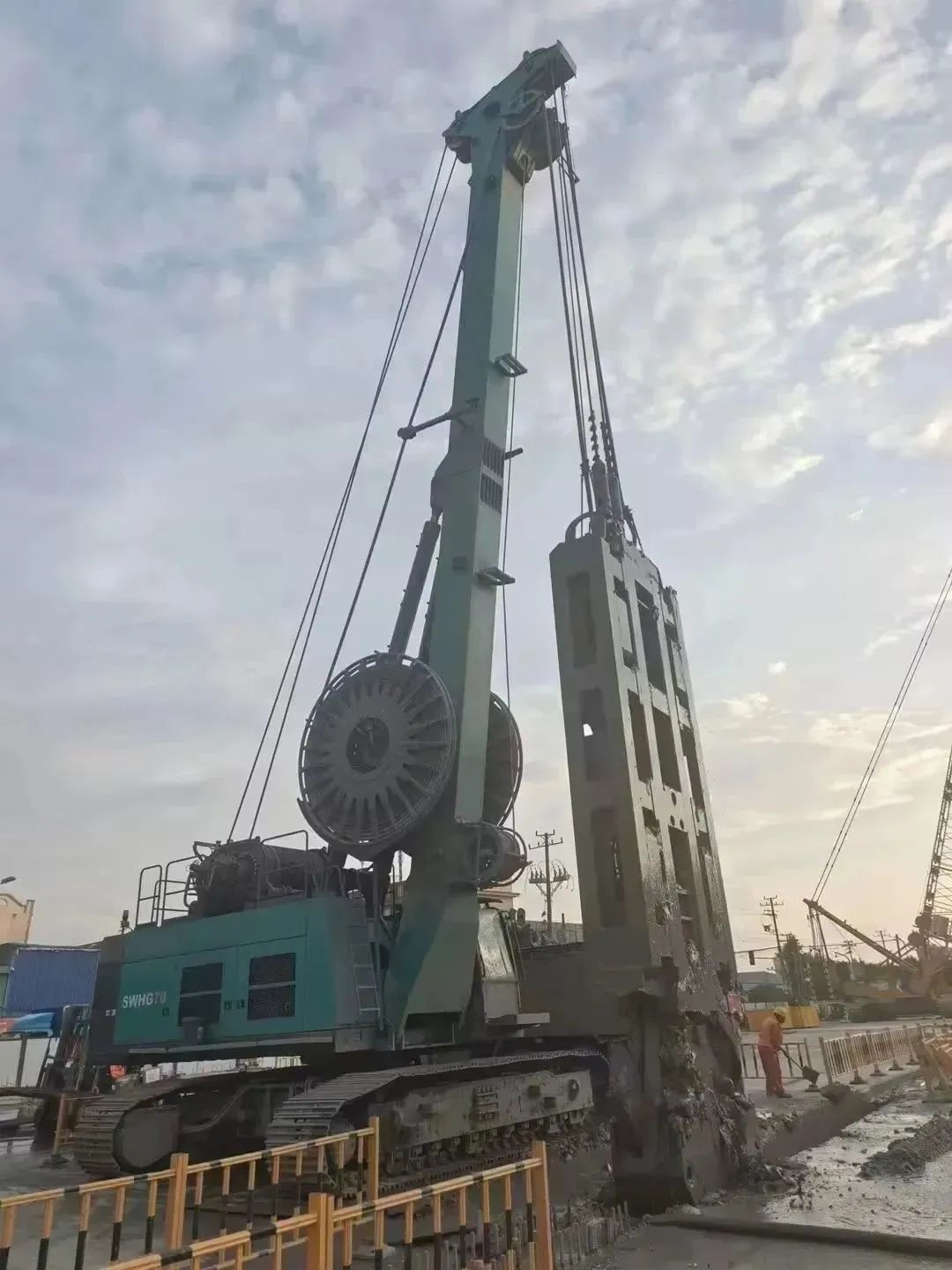 助力海内国际重大工程！3044am永利集团智能液压抓斗实力“出圈”