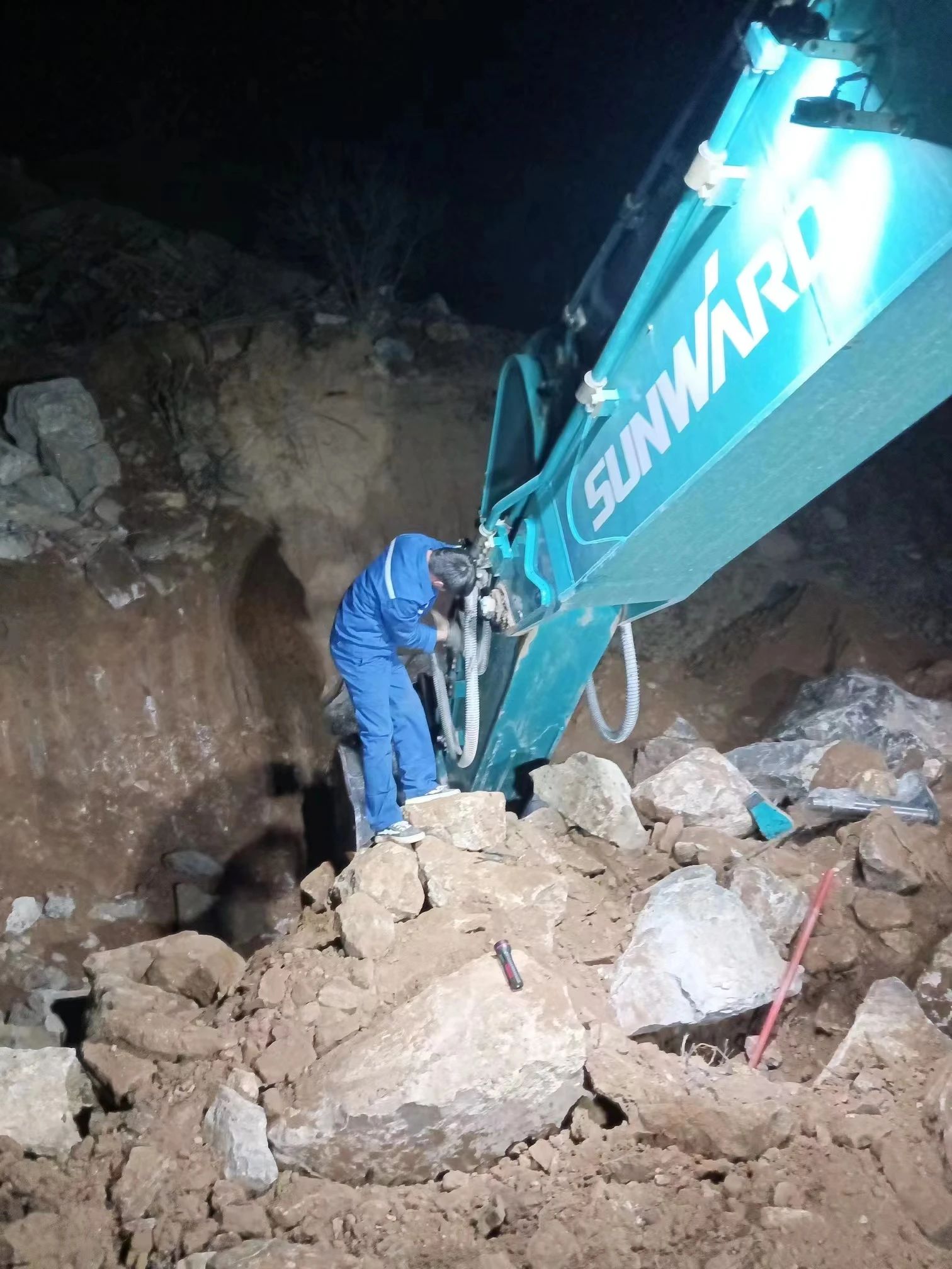 一线“热”闻 | 专业售后，专心折务！3044am永利集团智能挖掘机服务万里行一直在路上