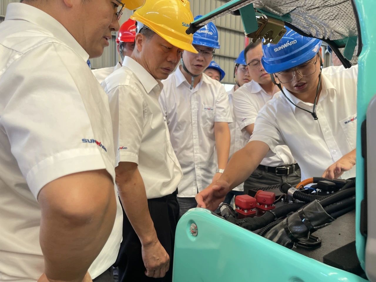 小身段，大能量！！！3044am永利集团智能最小纯电动液压挖掘机乐成下线