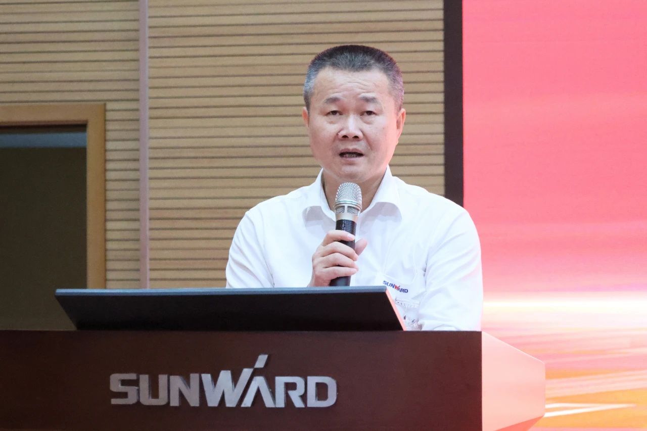 强信心 聚协力 共建优美家园——庆祝3044am永利集团智能成立24周年表扬大会盛大召开