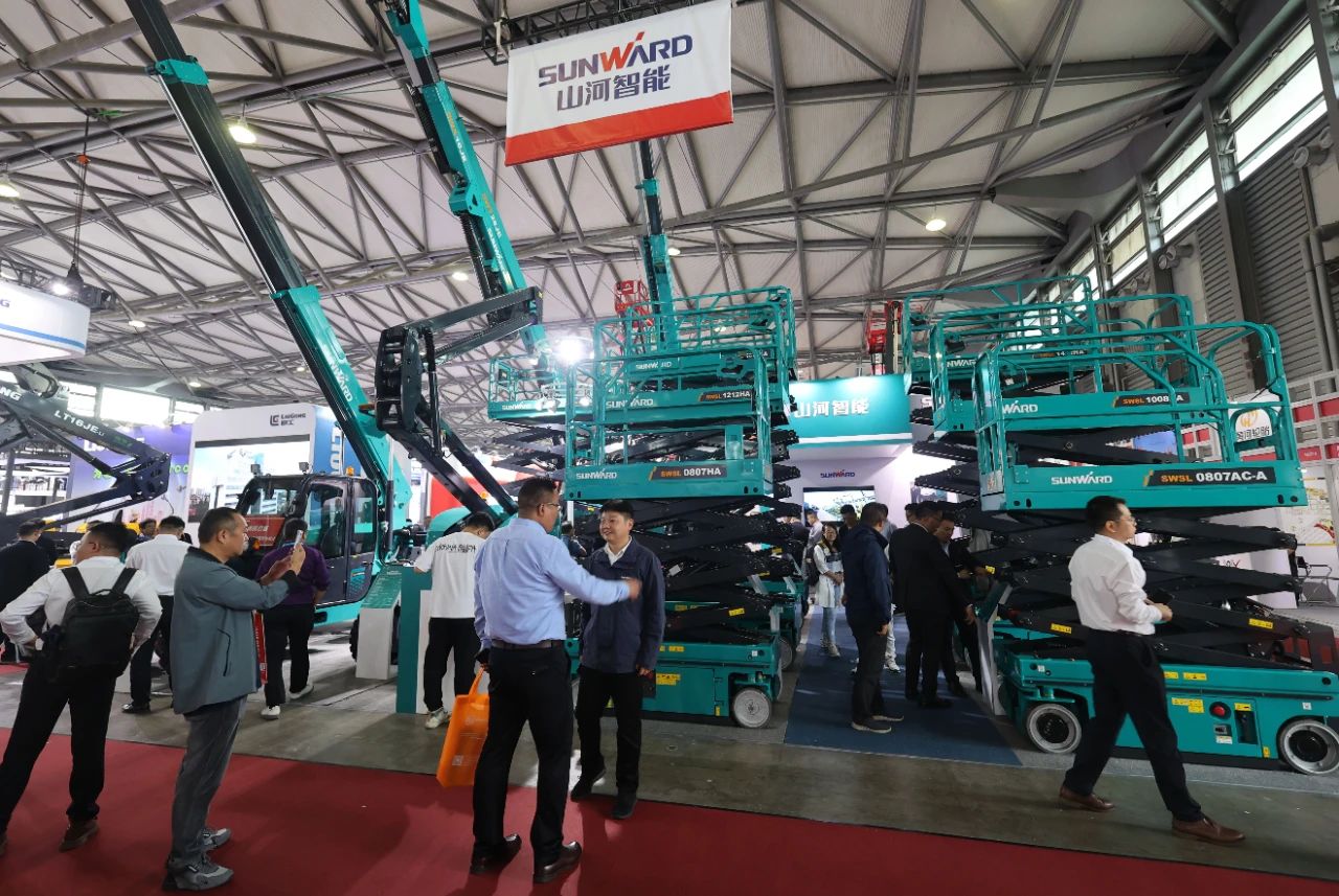 精品出击，，闪灼魔都！！3044am永利集团智能全系列高空机械亮相2023亚洲国际高空展