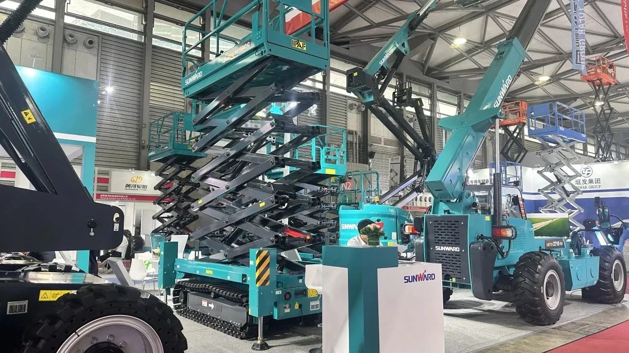 精品出击，，闪灼魔都！！3044am永利集团智能全系列高空机械亮相2023亚洲国际高空展