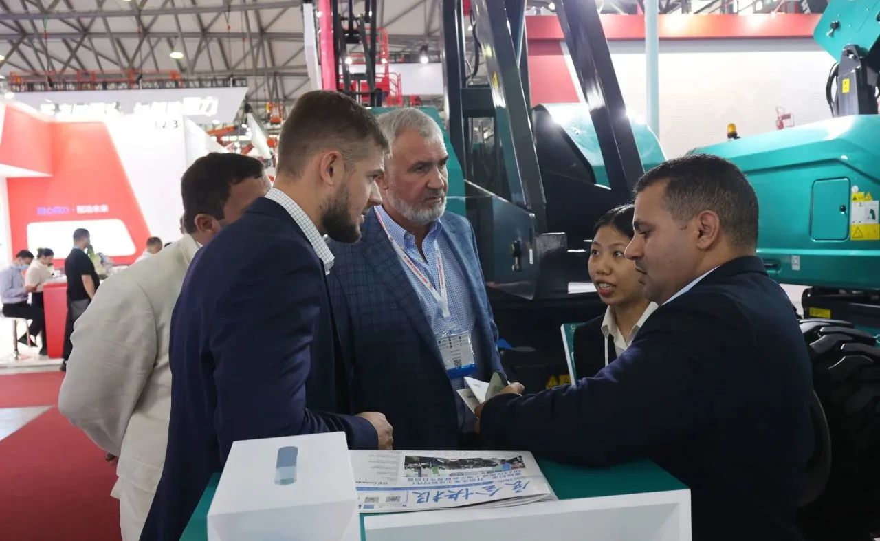 精品出击，，闪灼魔都！！3044am永利集团智能全系列高空机械亮相2023亚洲国际高空展