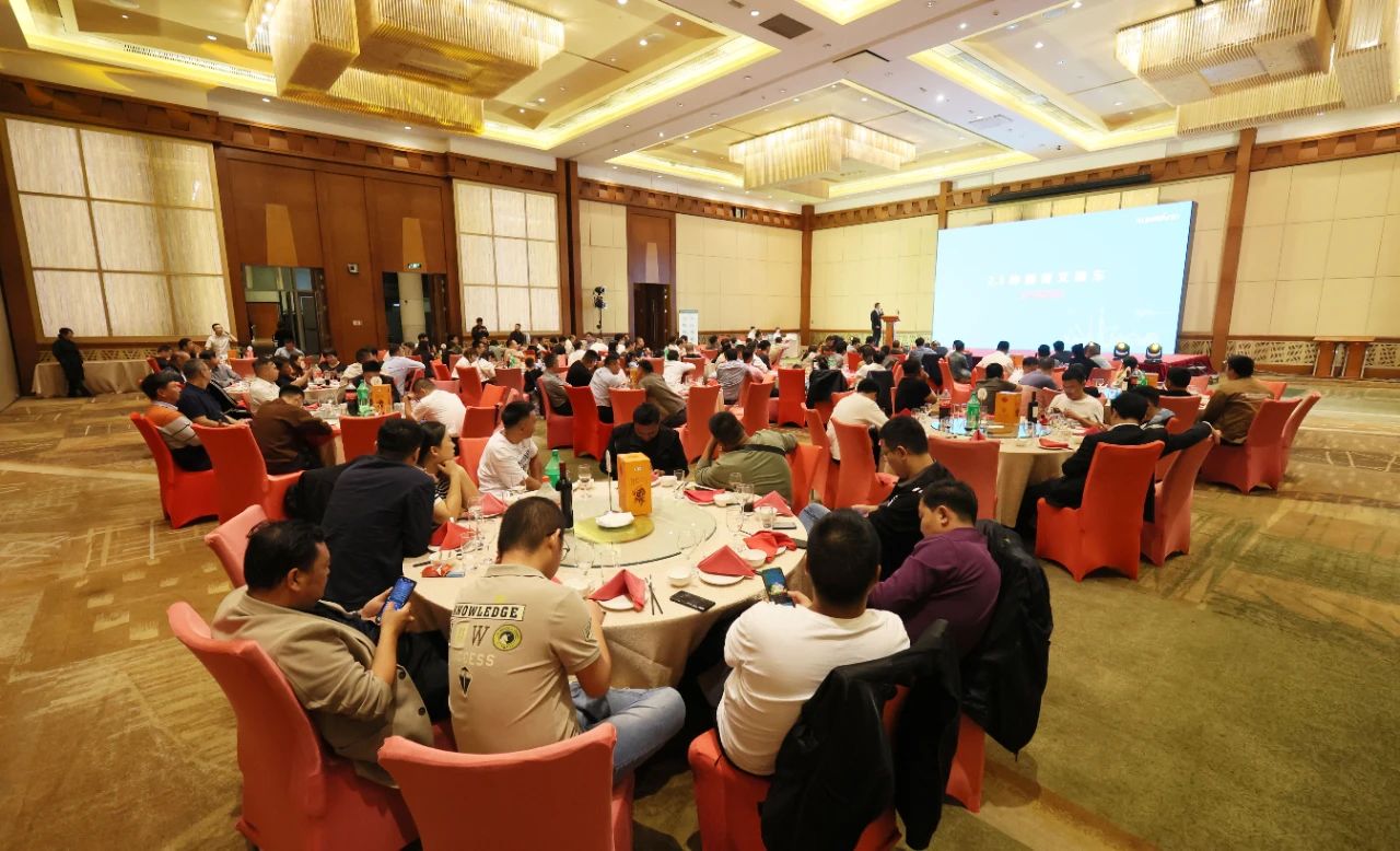 精品出击，，闪灼魔都！！3044am永利集团智能全系列高空机械亮相2023亚洲国际高空展