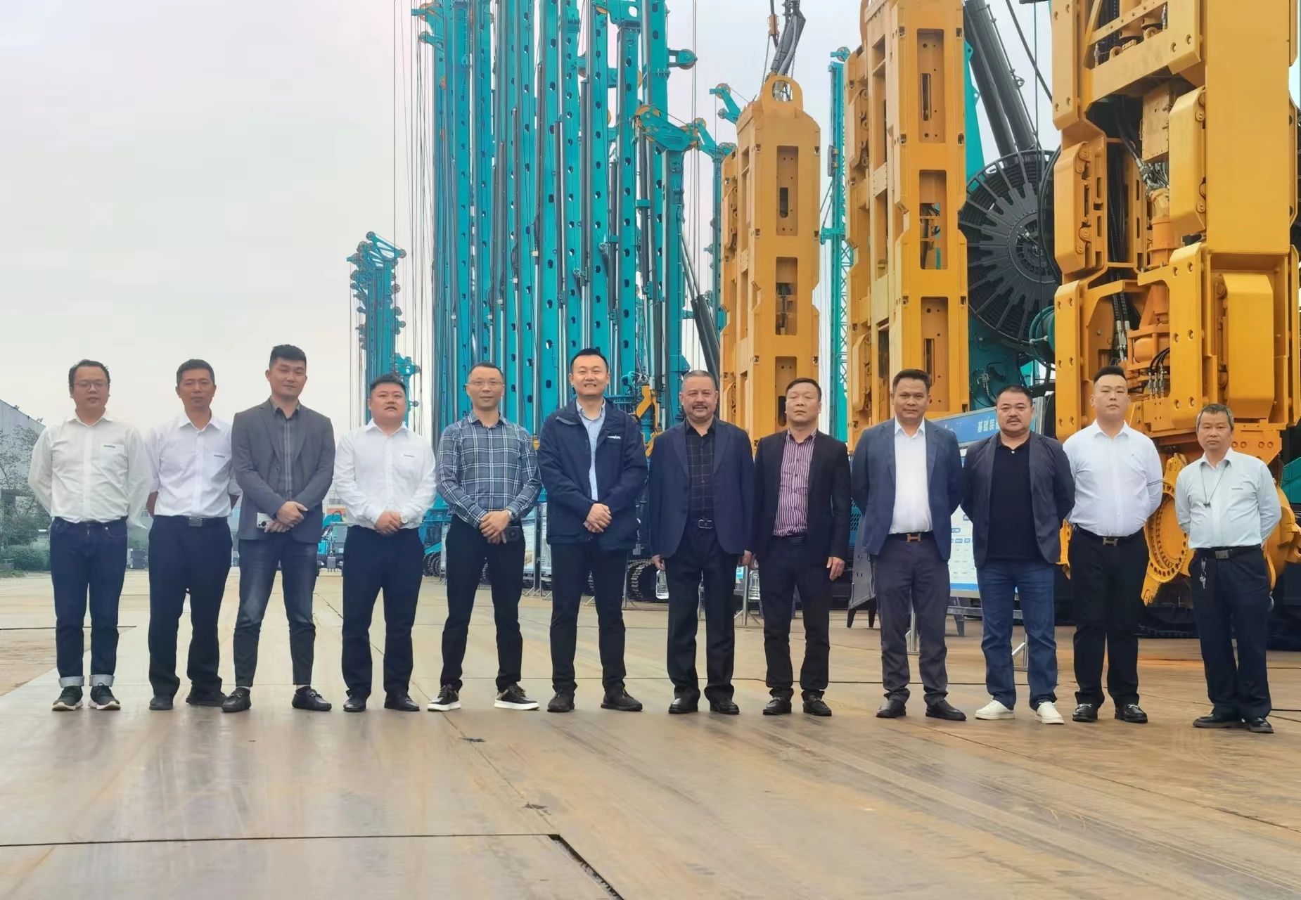 行业严冬现暖阳！现场签购20台旋挖钻机，，3044am永利集团智能携手湖南骏牛助力国家电网项目建设