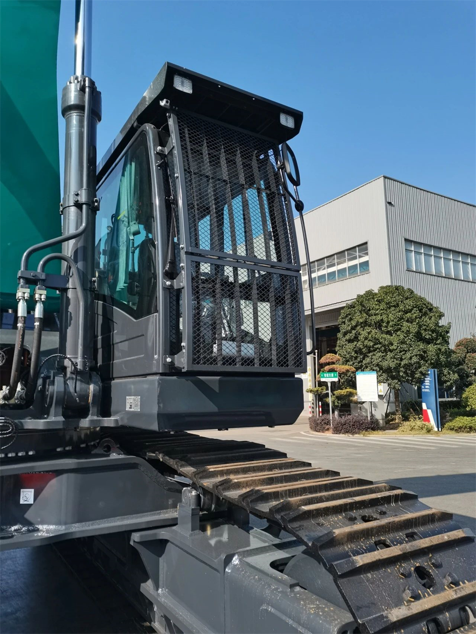 定制开发、、、功效更强！！3044am永利集团智能SWE750ELR加长臂液压挖掘机下线交付