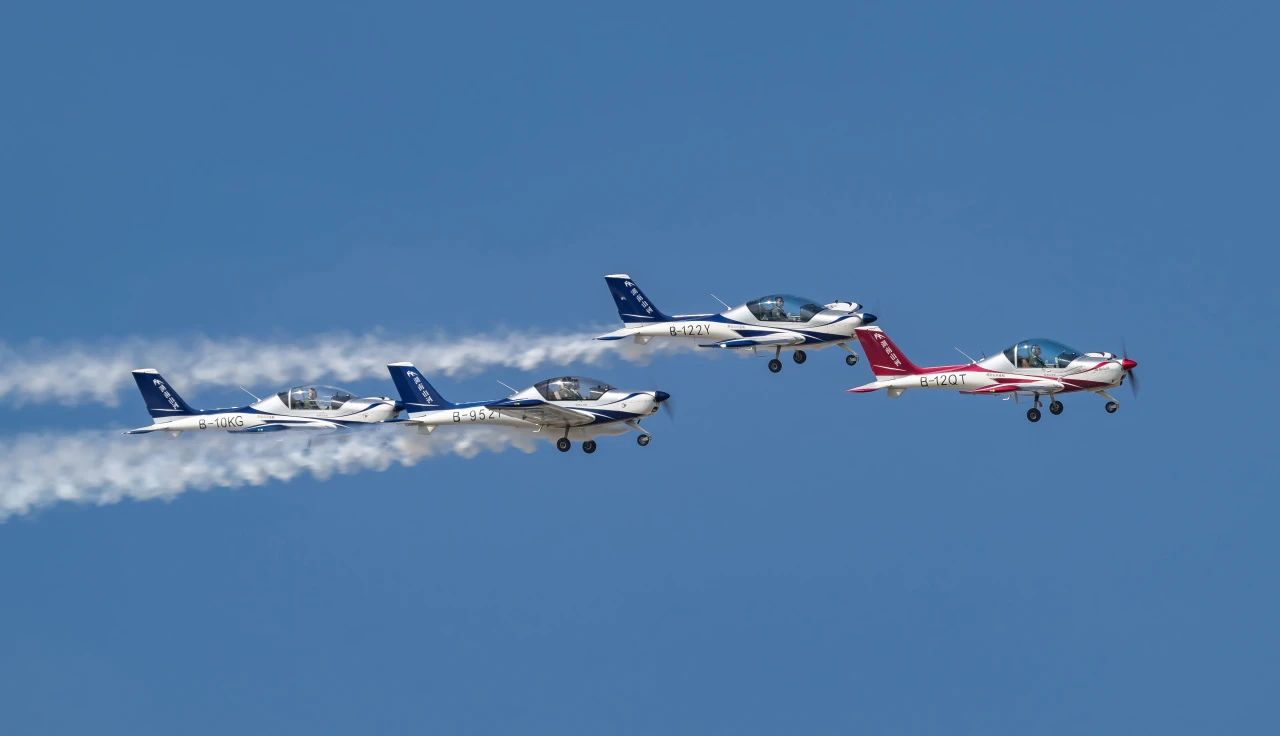 二十载磨砺，，，“阿若拉”飞机累计航行时间突破11万小时！！