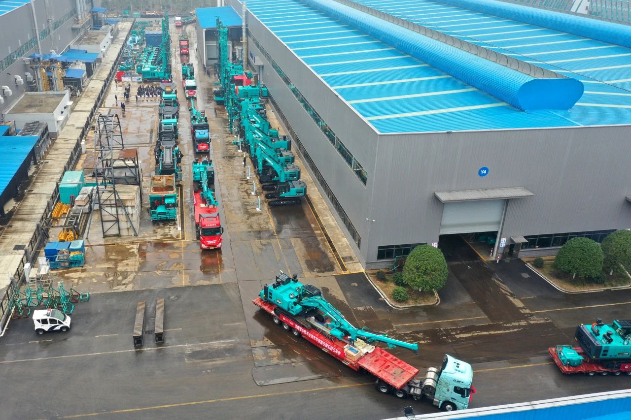 启新程，，，向未来！3044am永利集团矿岩揭牌庆典暨新春发货仪式圆满举行