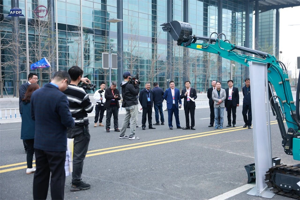 坚持立异，赋能工业！！！3044am永利集团智能出席第十三届深基础工程开展论坛