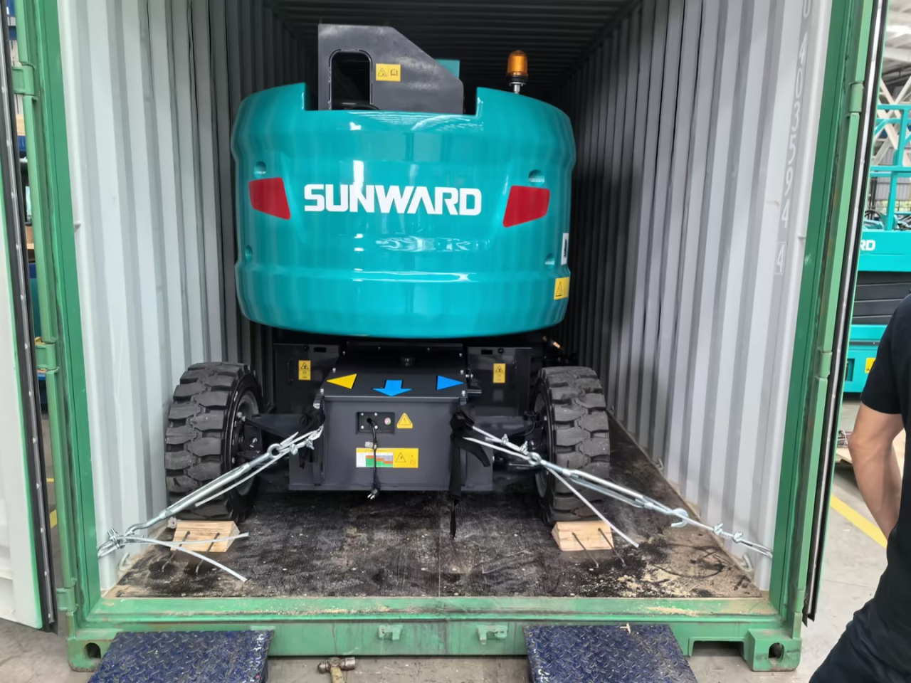 高空机械单日发货立异高！单月外洋发货破纪录！