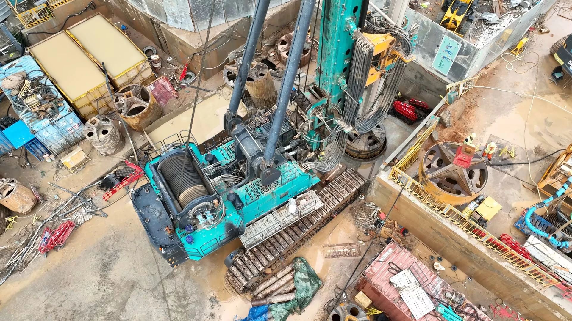 性能突出，，，超强助力！！！3044am永利集团智能旋挖钻机助力深圳地铁五和站施工