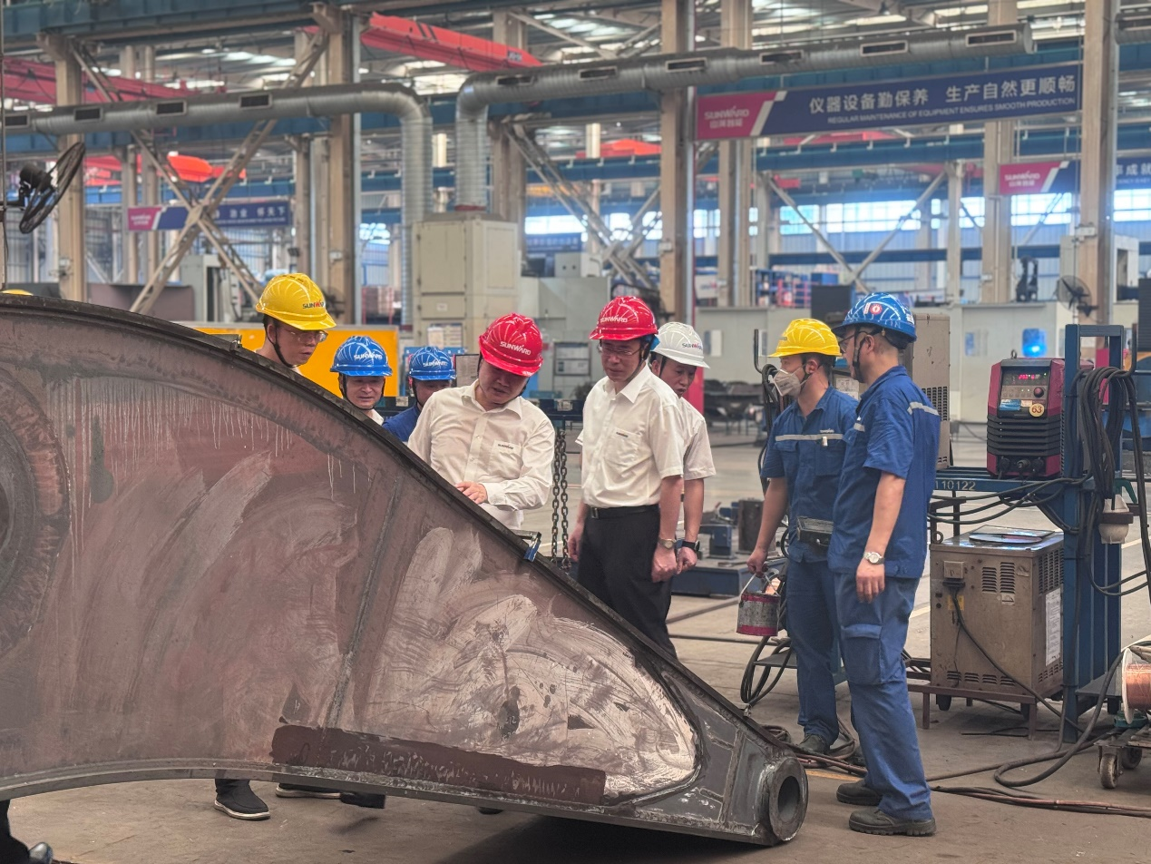 战高温，，保清静--3044am永利集团智能开展高温防暑专项清静检查