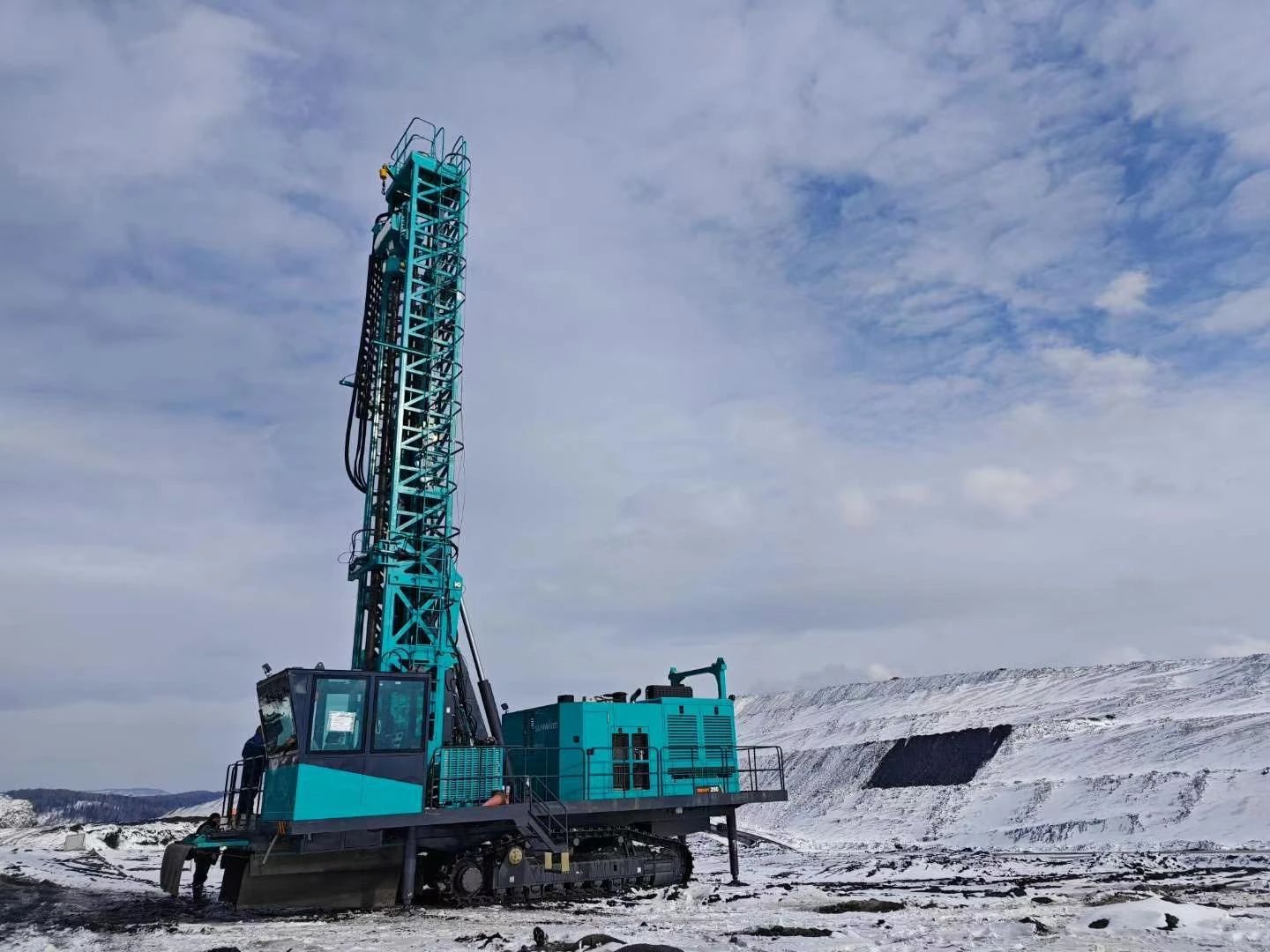 月钻进42888米，3044am永利集团智能牙轮钻机施工效率再立异高