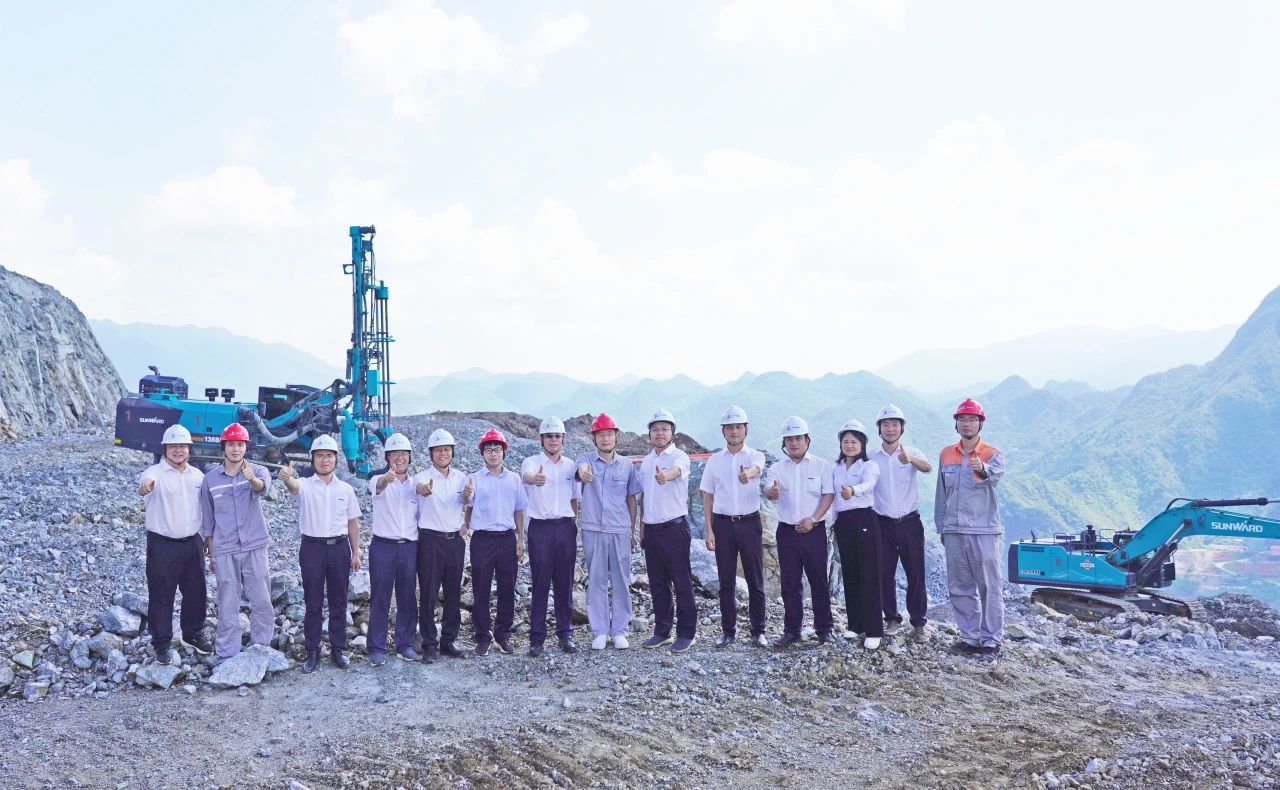 相助共赢，，，智胜未来！！3044am永利集团智能造访湖南柿竹园有色金属有限责任公司