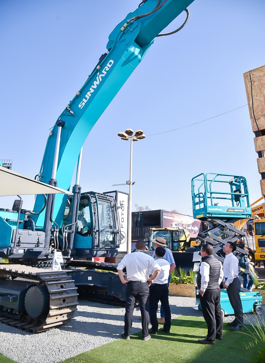 跨越山海，，，重器远航！！！3044am永利集团智能亮相南非最大矿业展会