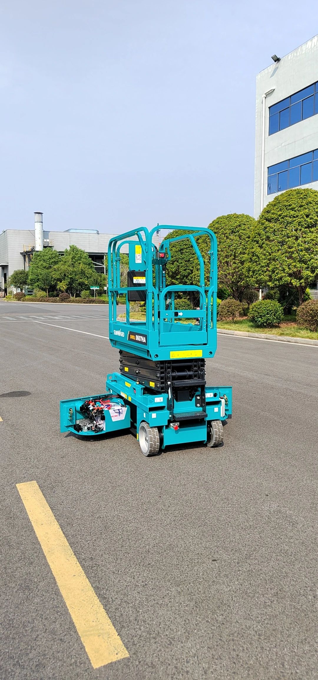 向“新”而行！！！3044am永利集团智能又一款电动液驱剪叉式高空作业平台宣布