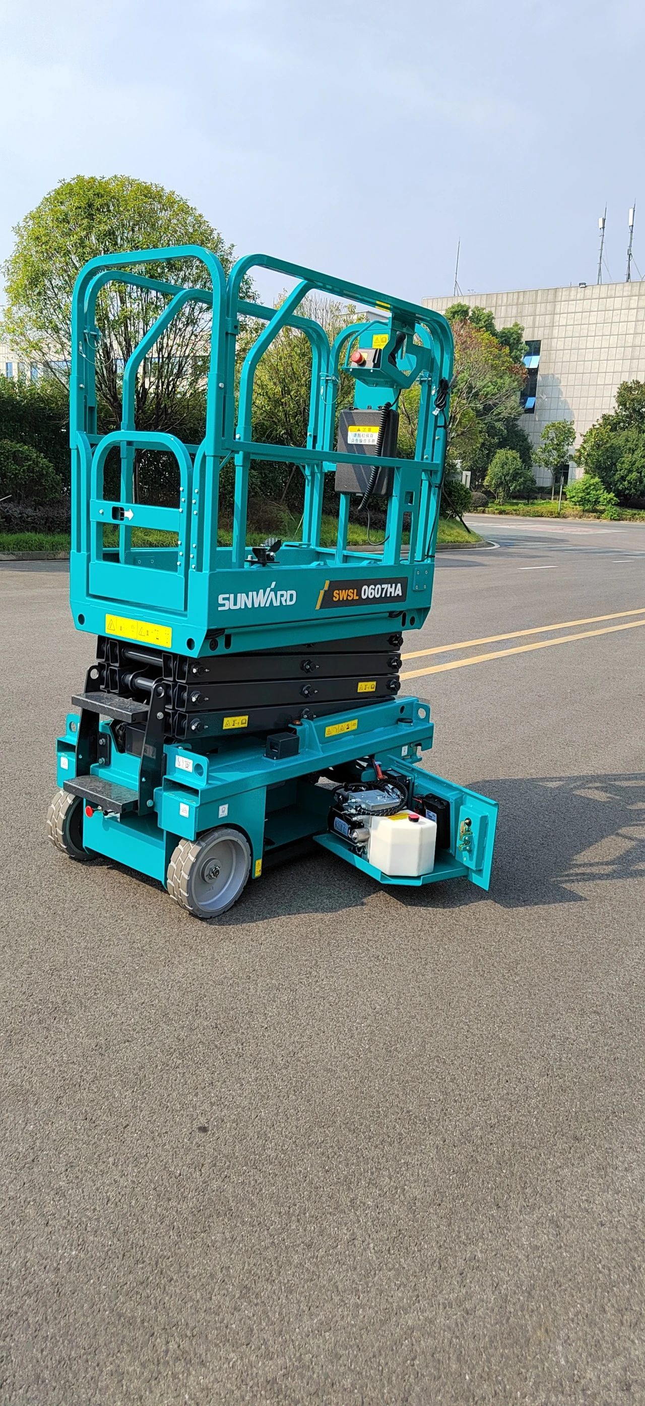 向“新”而行！！！3044am永利集团智能又一款电动液驱剪叉式高空作业平台宣布