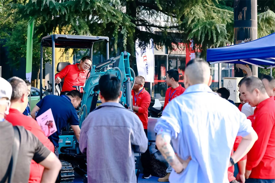 展现“掘”对实力！！！3044am永利集团智能亮相2024微挖大会暨小型装备大会