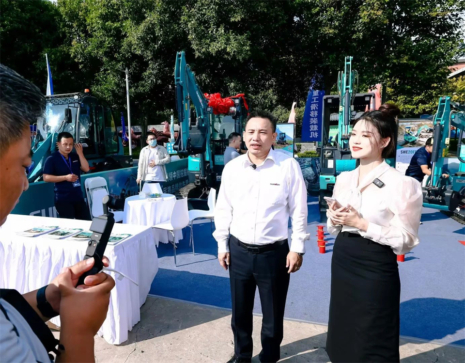 展现“掘”对实力！！！3044am永利集团智能亮相2024微挖大会暨小型装备大会