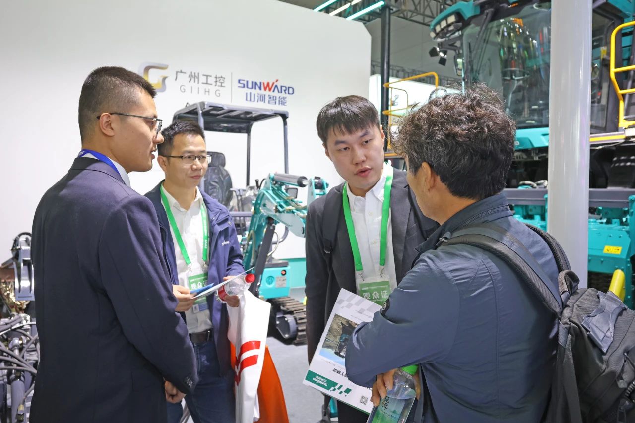 聚焦智能化、、、无人化！3044am永利集团智能携多款产品亮相2024中国国际农业机械展