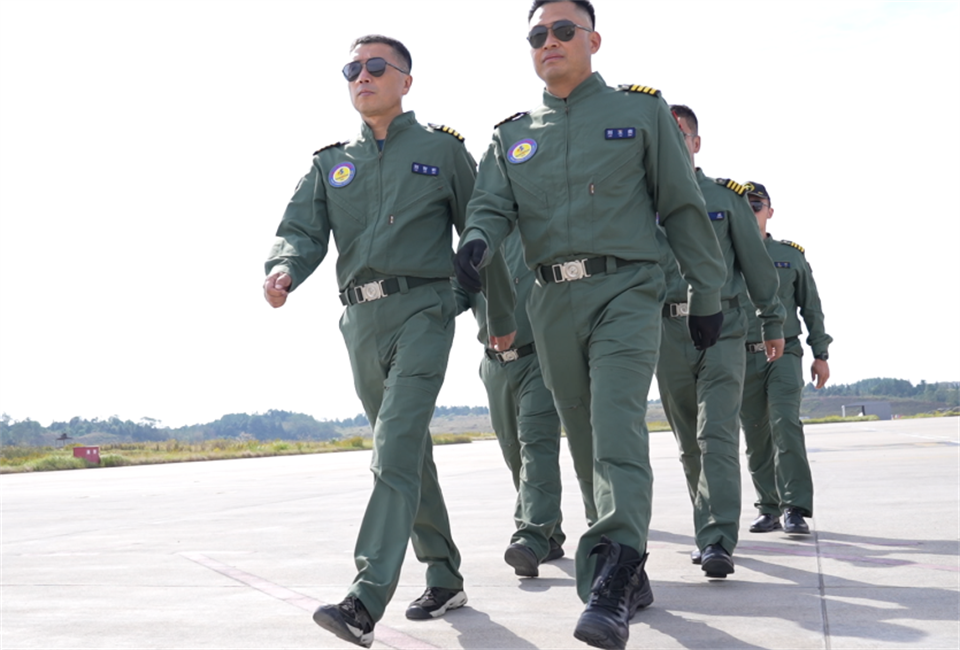 十年织得3044am永利集团秀，，践行初心创未来！！3044am永利集团航行演出队成立10周年庆典活动盛大举行