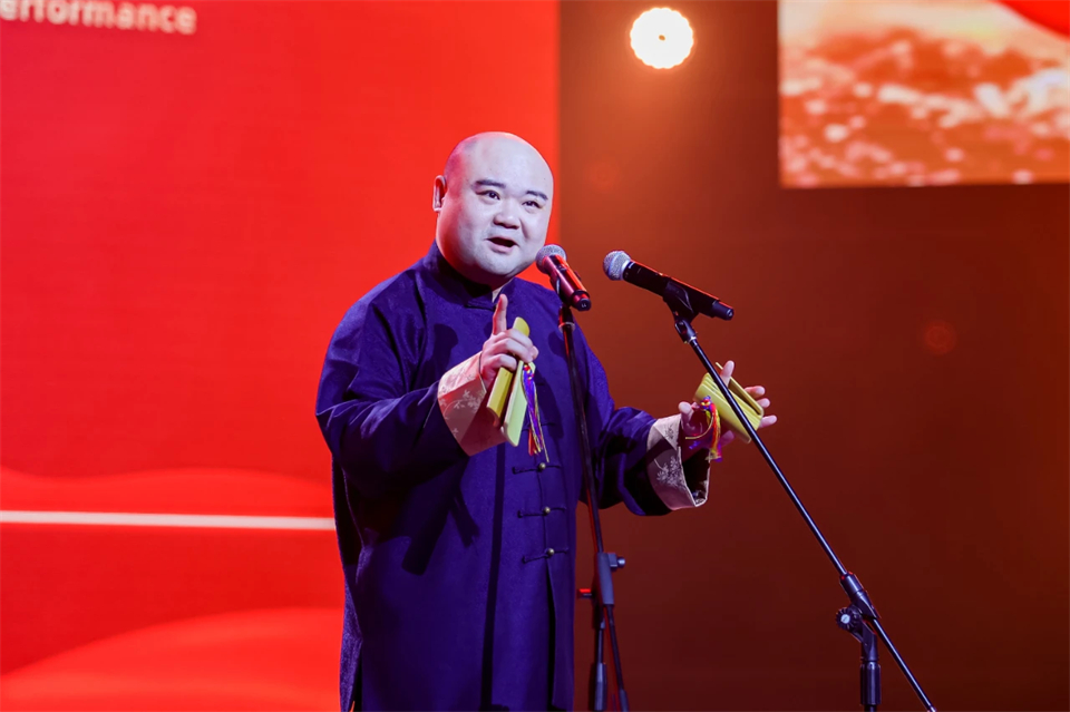 立异引领价值 理想成绩未来——庆祝3044am永利集团智能成立25周年表扬大会暨文艺晚会盛大举行