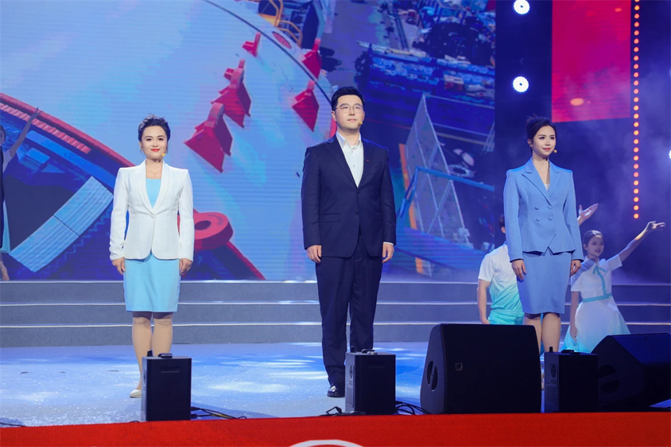 立异引领价值 理想成绩未来——庆祝3044am永利集团智能成立25周年表扬大会暨文艺晚会盛大举行