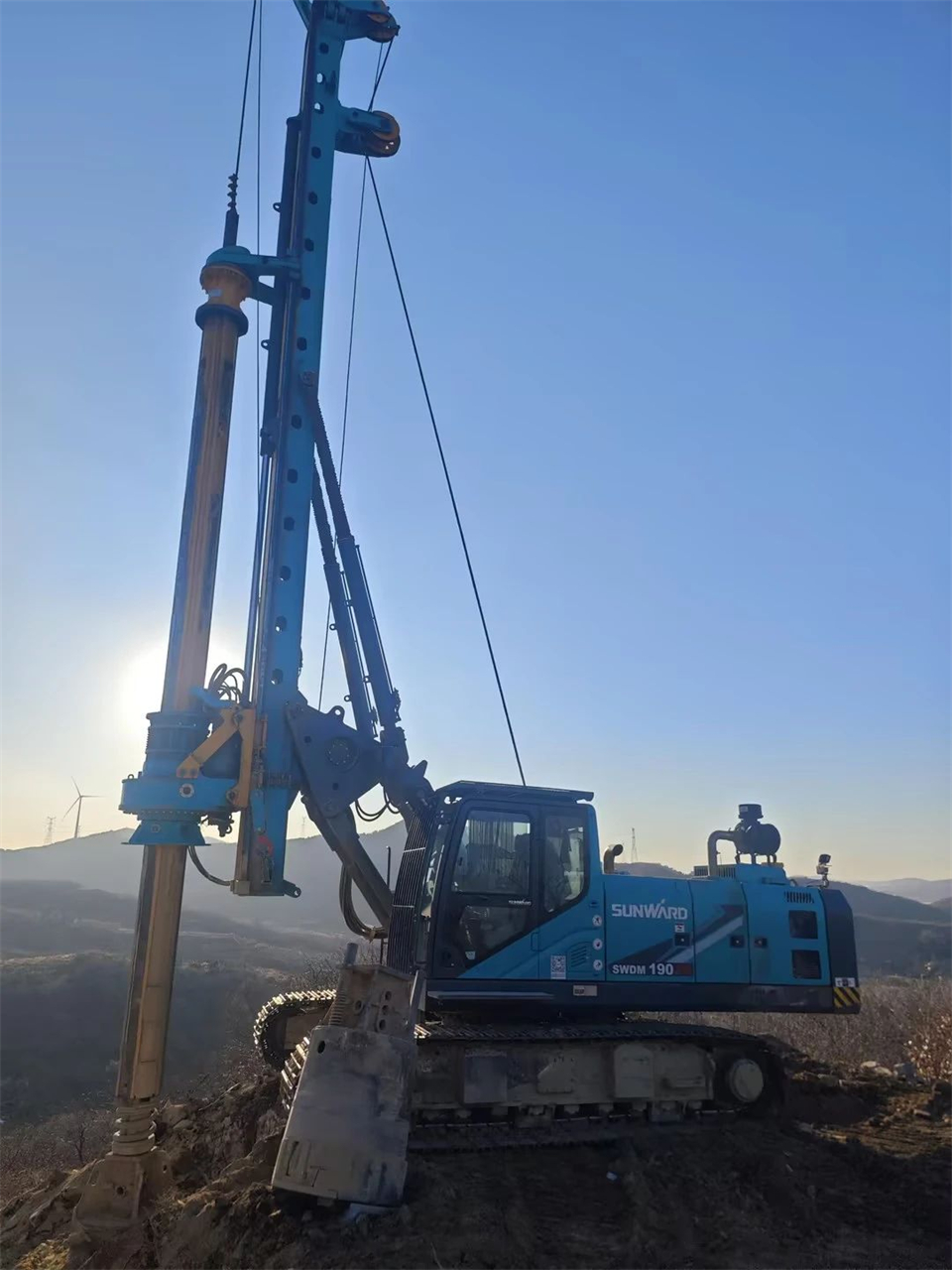 3044am永利集团智能举行电塔桩手艺立异交流会，，为电力基础设施建设注入新动力