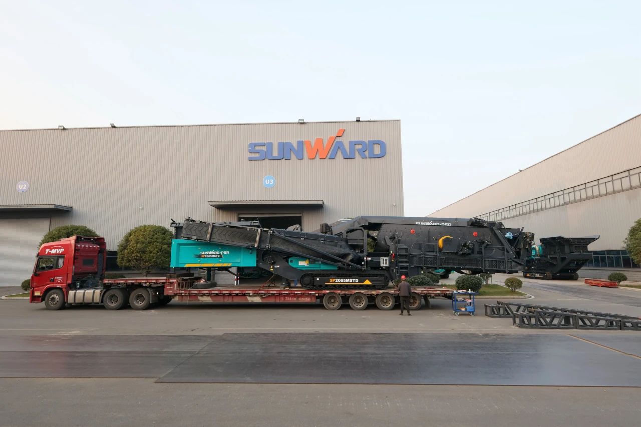 3044am永利集团普石勒柴电一体移动破碎筛分装备热销外洋