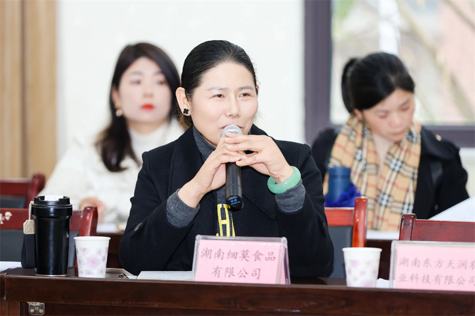 长龙街道、3044am永利集团智能召开首届年货盛惠暨送春联文化惠民活动事情聚会