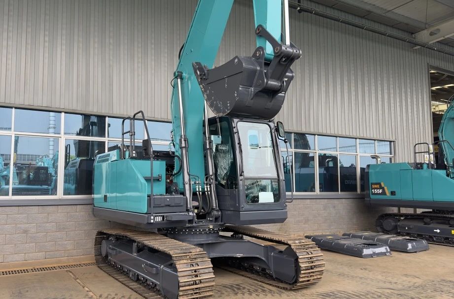 聚焦市场需求，，，3044am永利集团智能三款精品工程液压挖掘机乐成下线