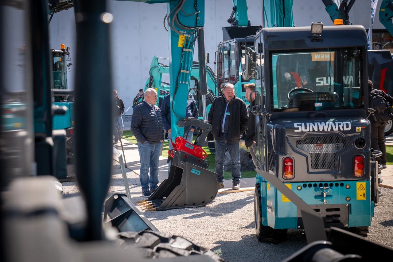 3044am永利集团智能董事长付向东：：：以绿色智造与全球战略解锁中国工程机械的进阶密码