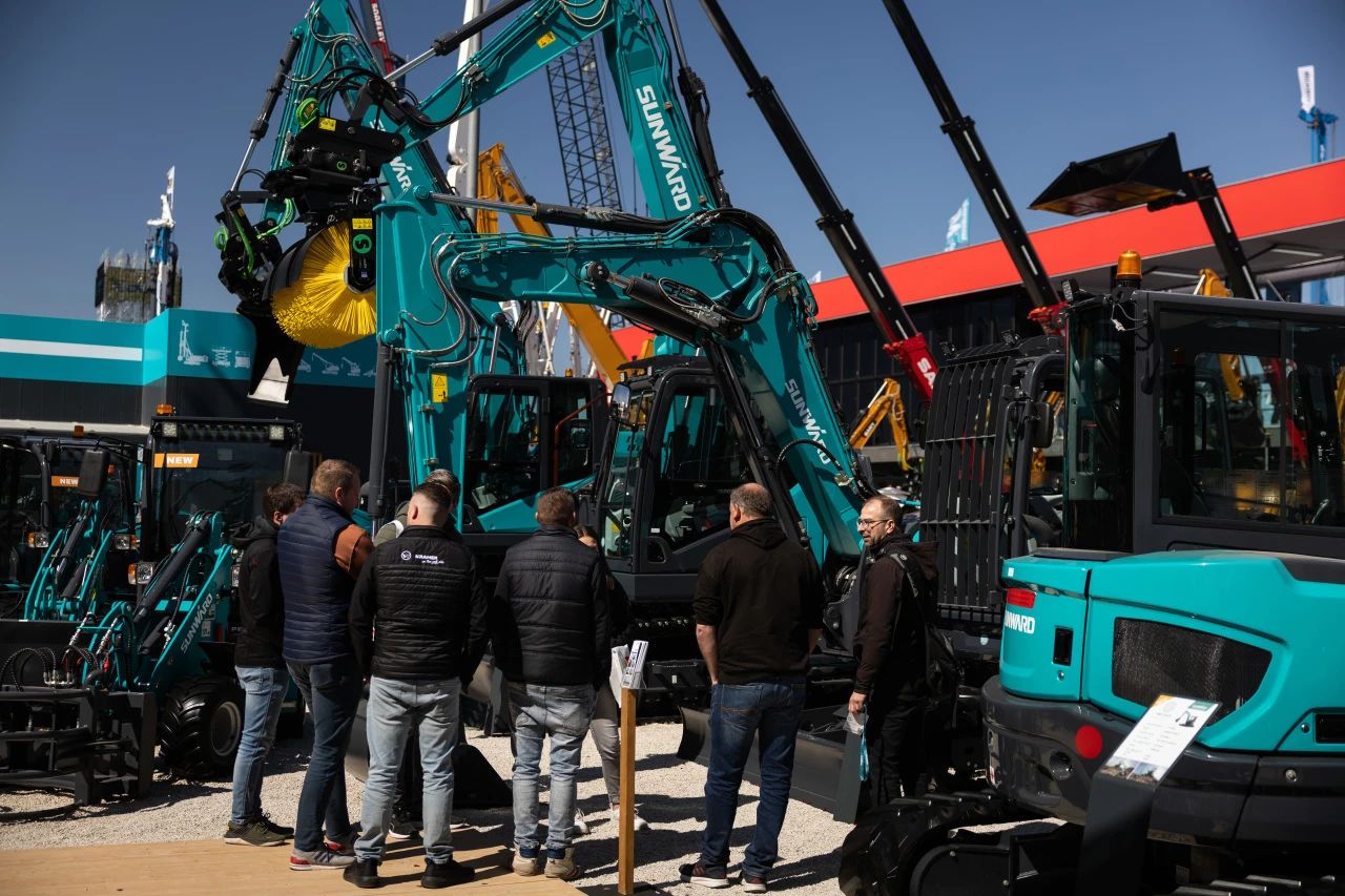 3044am永利集团智能董事长付向东：：：以绿色智造与全球战略解锁中国工程机械的进阶密码