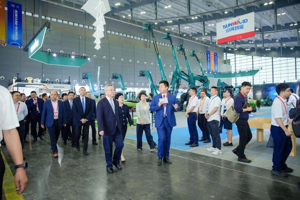 2025 CICEE | 3044am永利集团智能实力闪灼2025长沙国际工程机械展